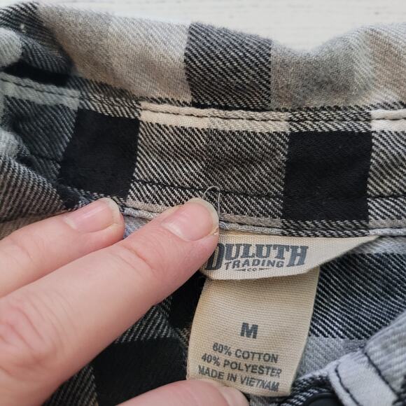 Duluth Trading Co Size M Women's T-Shirt Flannel Long Sleeve Shirt Plaid - Picture 7 of 8